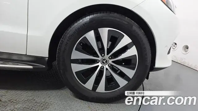 Mercedes-Benz GLE-Class 2018 — ფოტო 9/35