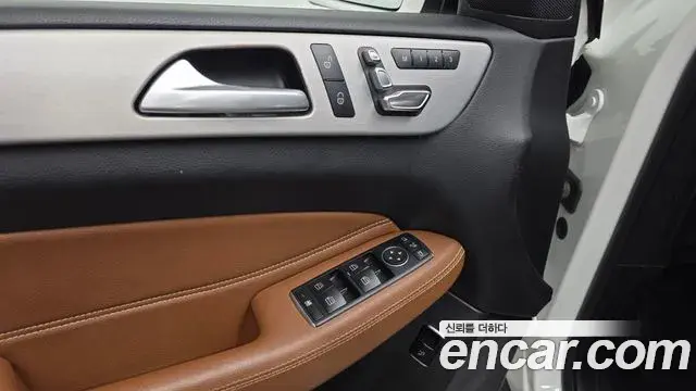 Mercedes-Benz GLE-Class 2018 — ფოტო 14/35