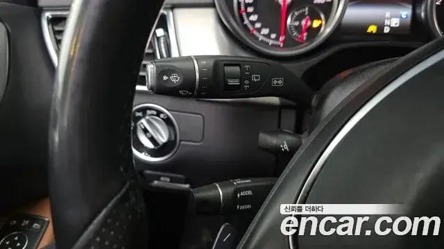 Mercedes-Benz GLE-Class 2018 — ფოტო 3/35