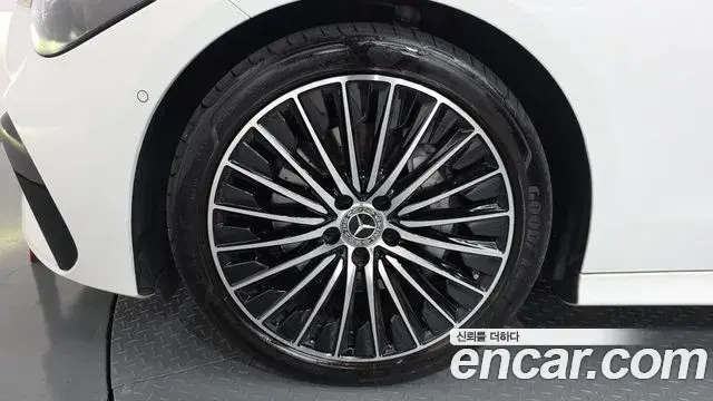 Mercedes-Benz CLE-Class 2025 — Photo 14/30