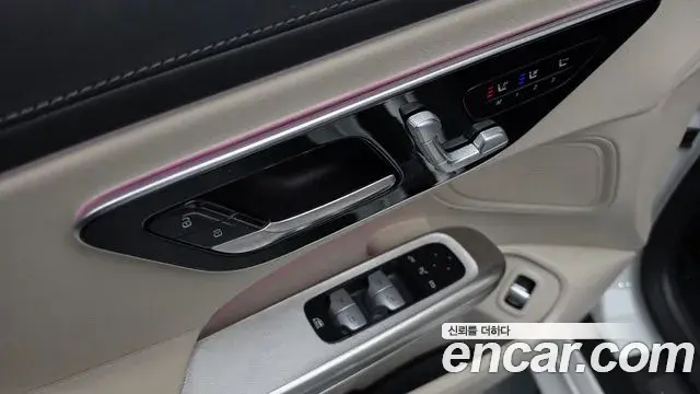 Mercedes-Benz CLE-Class 2025 — Photo 9/30