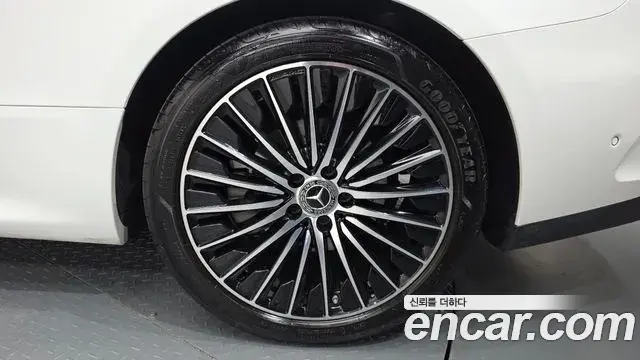 Mercedes-Benz CLE-Class 2025 — Photo 5/30