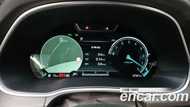 Genesis GV80 2021 — ფოტო 17/20