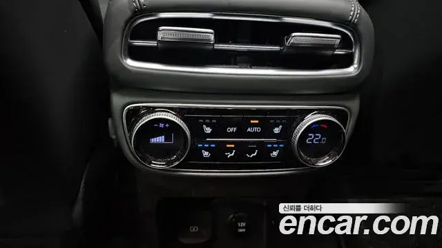 Genesis GV80 2021 — ფოტო 14/20