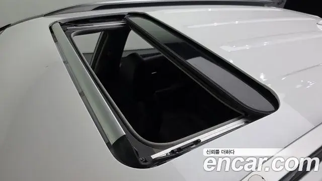 Kia Seltos 2019 — ფოტო 28/33