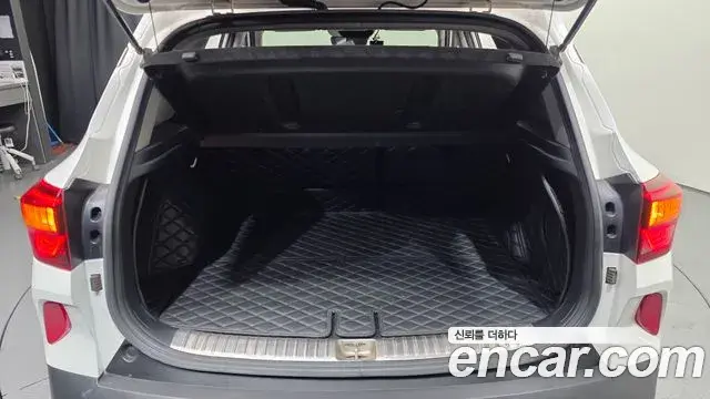 Kia Seltos 2019 — ფოტო 18/33