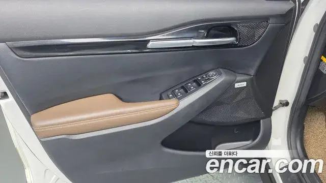 Kia Seltos 2019 — ფოტო 19/33