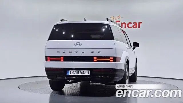 Hyundai Santa Fe 2024 — Фото 4/20