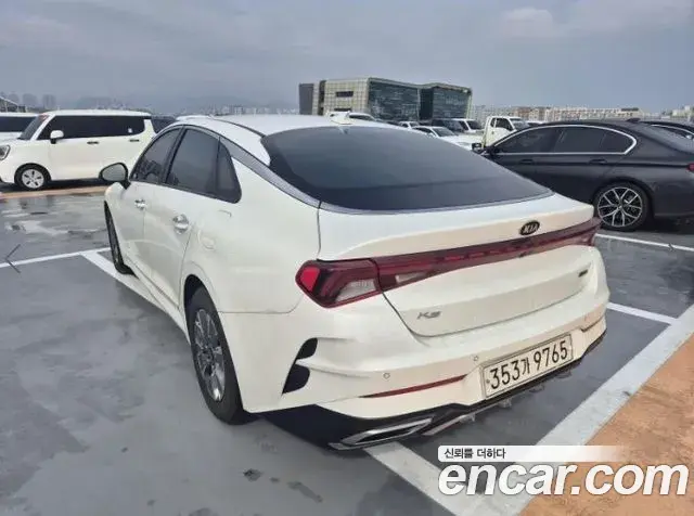 Kia K5 2020 — Şəkil 16/18