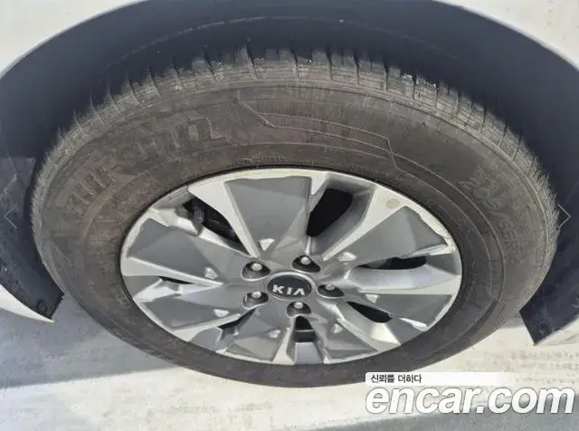 Kia K5 2020 — Şəkil 9/18