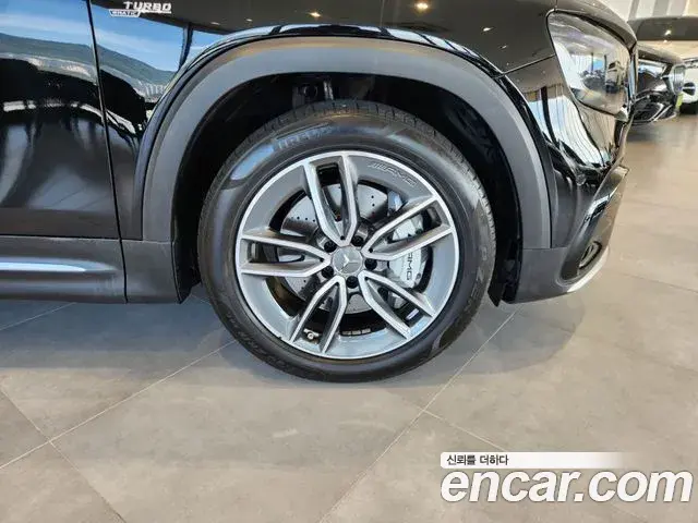 Mercedes-Benz GLB-Class 2025 — Фото 9/20