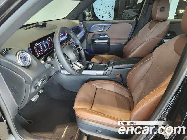Mercedes-Benz GLB-Class 2025 — Фото 15/20