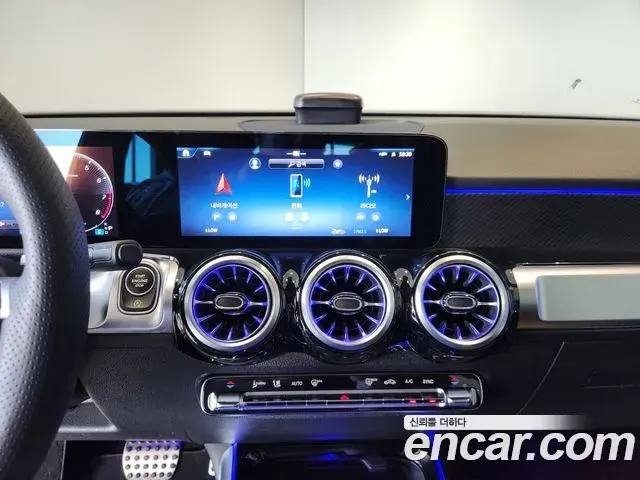 Mercedes-Benz GLB-Class 2025 — Фото 18/20