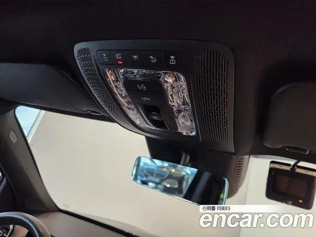 Mercedes-Benz GLB-Class 2025 — Фото 19/20