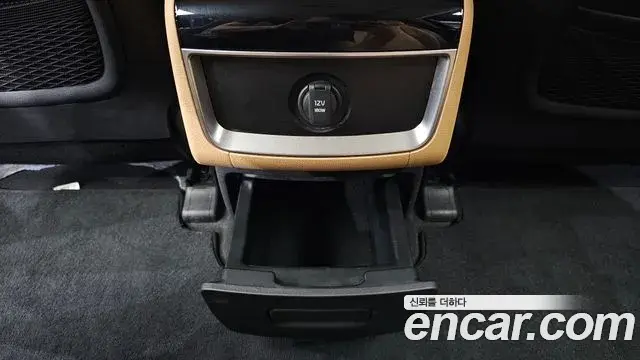 Kia Carnival 2023 — ფოტო 11/41