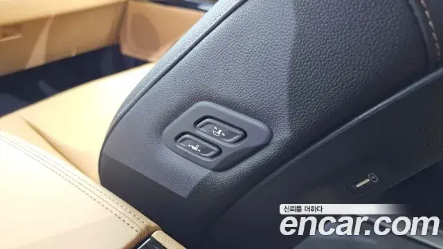 Kia Carnival 2023 — ფოტო 6/41