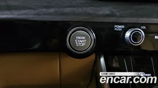 Kia Carnival 2023 — ფოტო 36/41