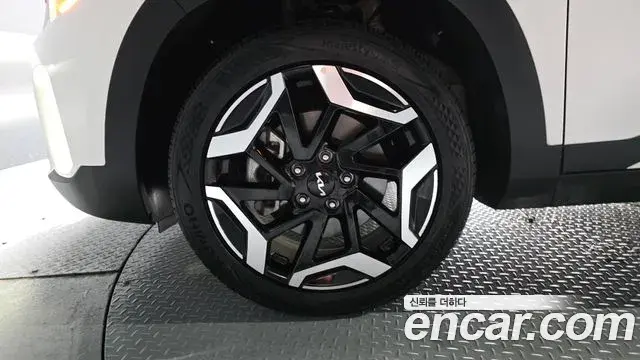 Kia Seltos 2024 — ფოტო 33/40