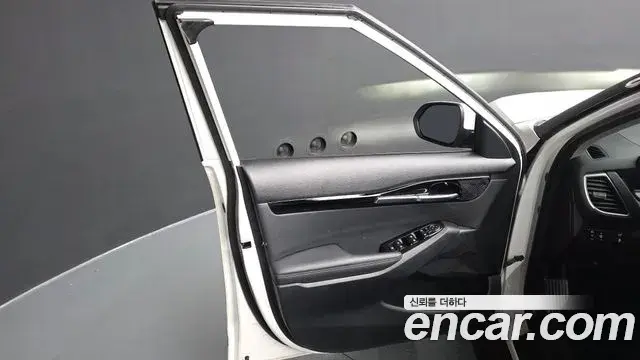 Kia Seltos 2024 — ფოტო 27/40