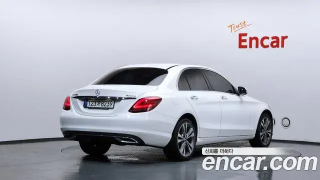 Mercedes-Benz C-Class 2021 — Фото 2/20