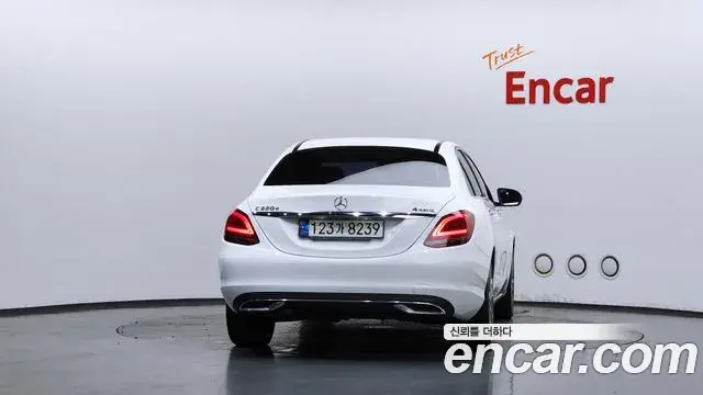 Mercedes-Benz C-Class 2021 — Фото 4/20