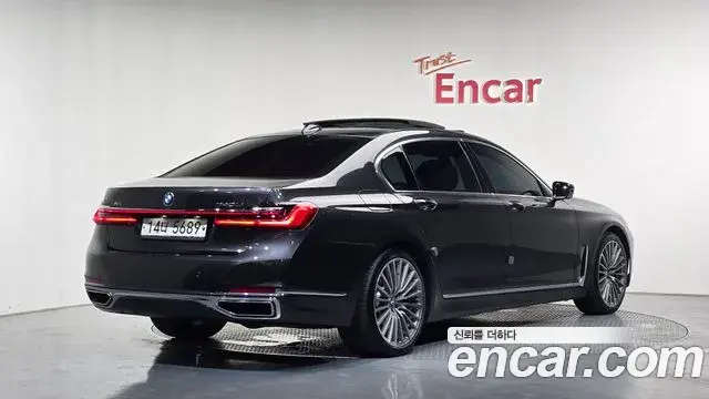BMW 7 Series 2019 — Şəkil 22/36