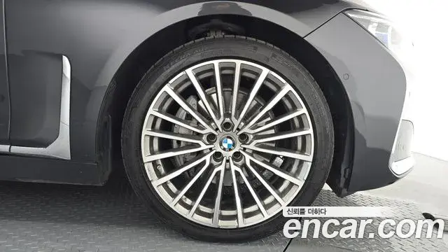 BMW 7 Series 2019 — Şəkil 20/36