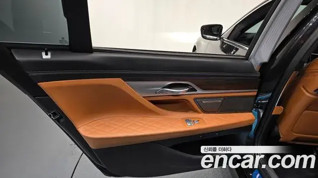 BMW 7 Series 2019 — Şəkil 14/36
