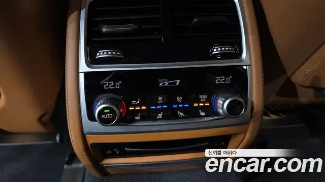 BMW 7 Series 2019 — Şəkil 18/36