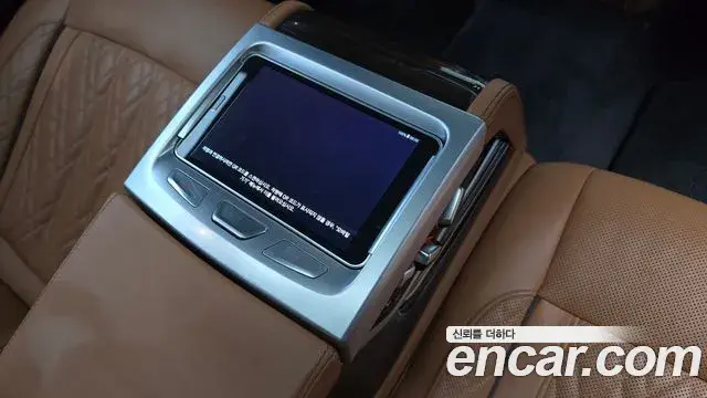 BMW 7 Series 2019 — Şəkil 13/36