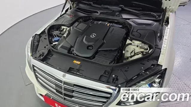 Mercedes-Benz S-Class 2019 — Фото 6/20