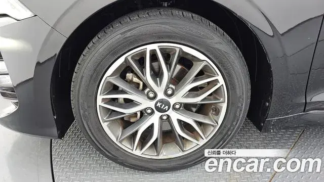 Kia K5 2020 — ფოტო 15/20