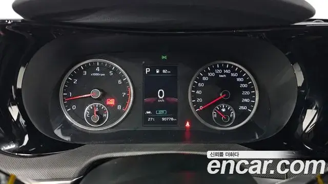 Kia K5 2020 — ფოტო 19/20