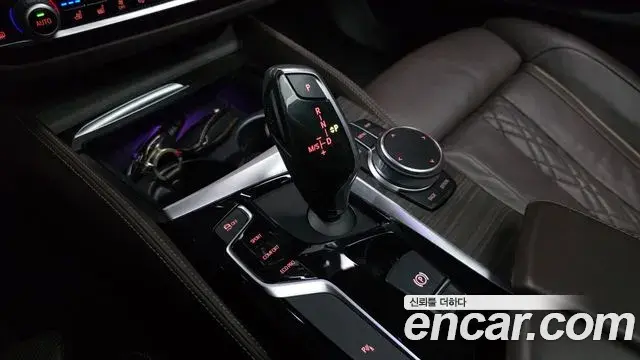 BMW 5 Series 2018 — Фото 9/20