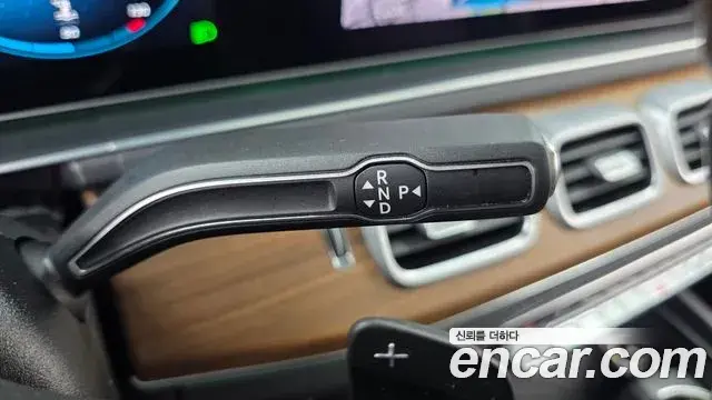 Mercedes-Benz GLS-Class 2021 — Photo 31/36