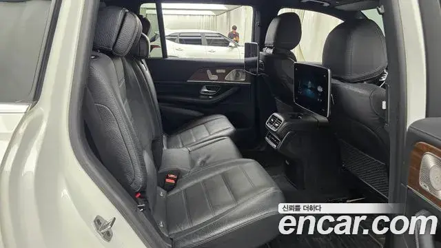 Mercedes-Benz GLS-Class 2021 — Photo 17/36
