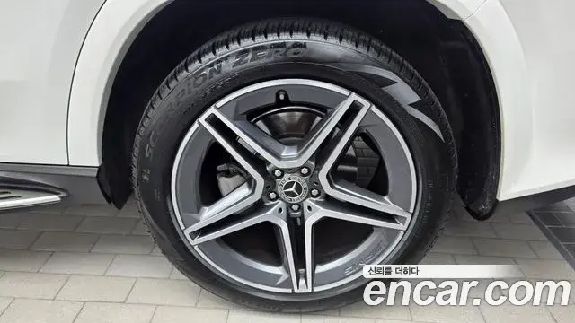 Mercedes-Benz GLS-Class 2021 — Photo 34/36