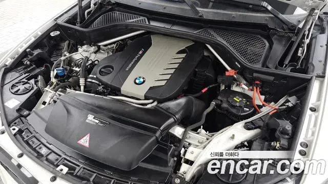 BMW X6 2018 — Şəkil 7/34