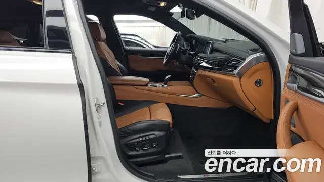 BMW X6 2018 — Şəkil 14/34