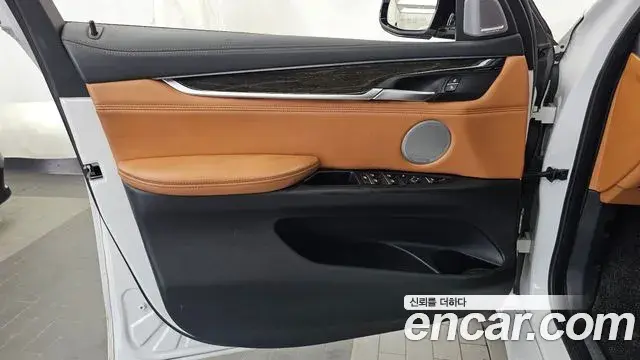 BMW X6 2018 — Şəkil 18/34