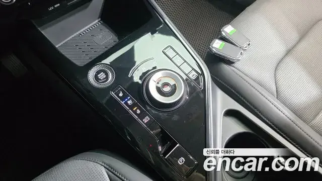 Kia Niro 2025 — ფოტო 21/38