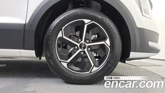 Kia Niro 2025 — ფოტო 26/38