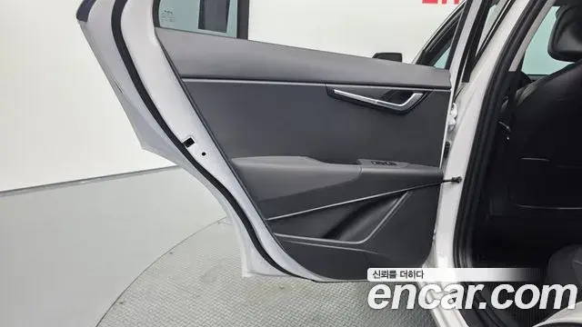 Kia Niro 2025 — ფოტო 15/38