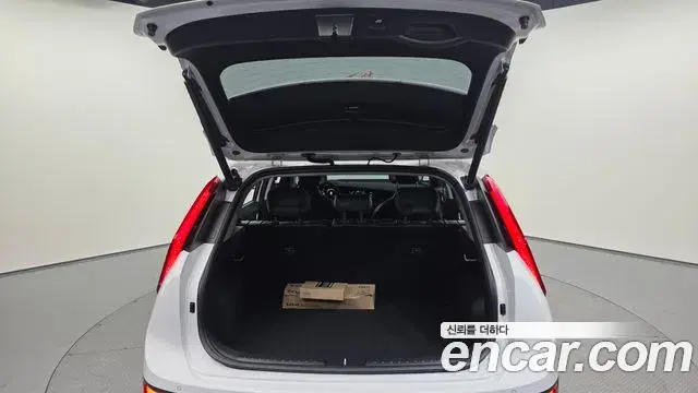 Kia Niro 2025 — ფოტო 23/38