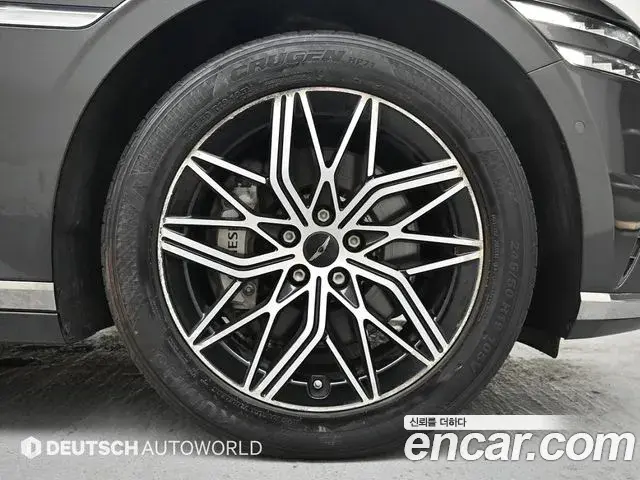 Genesis G90 2022 — ფოტო 13/20