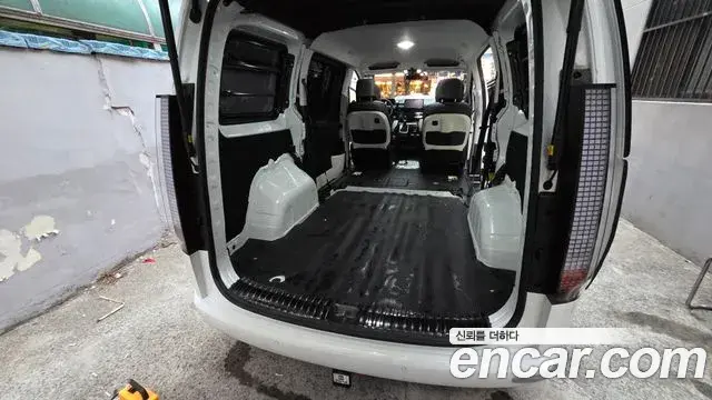 Hyundai Staria 2021 — Photo 4/20