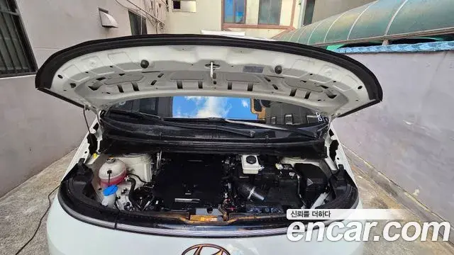 Hyundai Staria 2021 — Photo 18/20