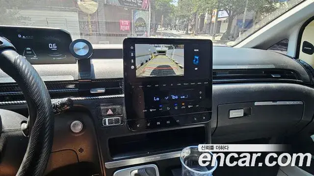 Hyundai Staria 2021 — Photo 9/20