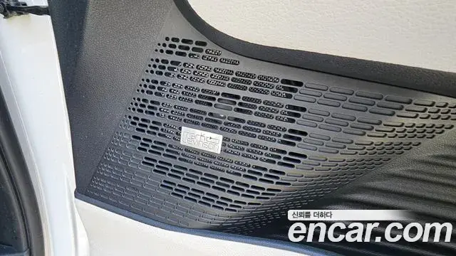 Hyundai Staria 2021 — Photo 3/20