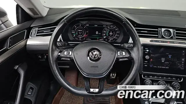 Volkswagen Arteon 2019 — Фото 13/20